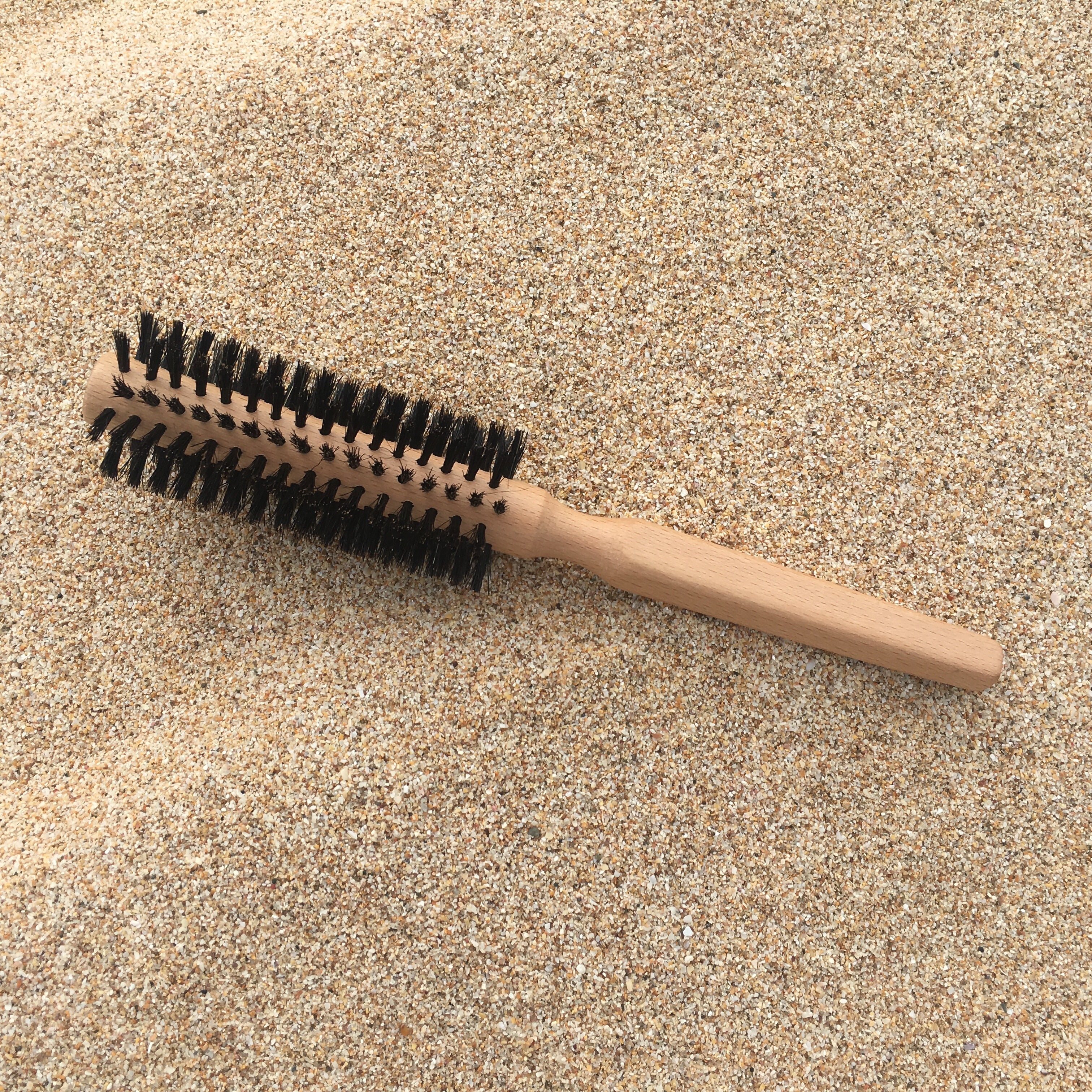 Brosse ronde en poils de sanglier avec manche - casarome